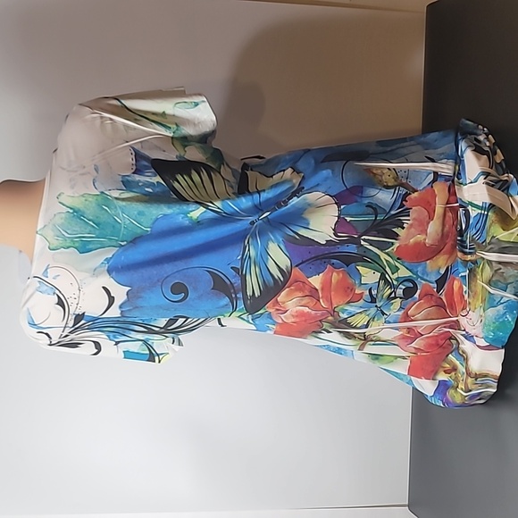 Reina Butterfly Floral Travel Dress! W/POCKETS - Picture 5 of 13